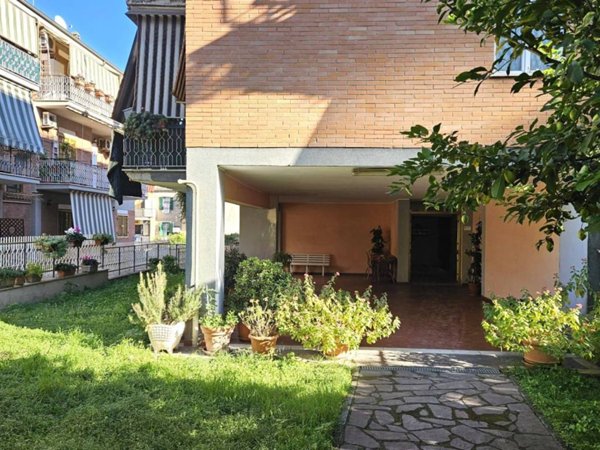appartamento in vendita a Roma in zona Alessandrino