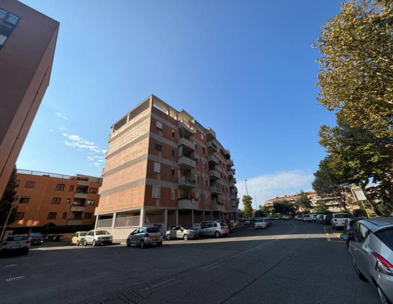 appartamento in vendita a Roma in zona EUR
