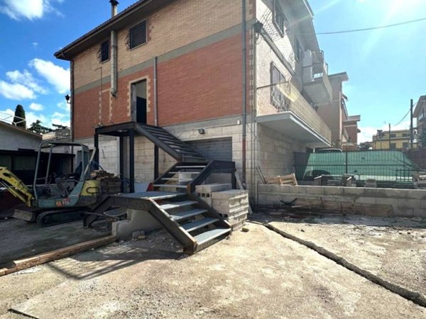 appartamento in vendita a Roma in zona Romanina