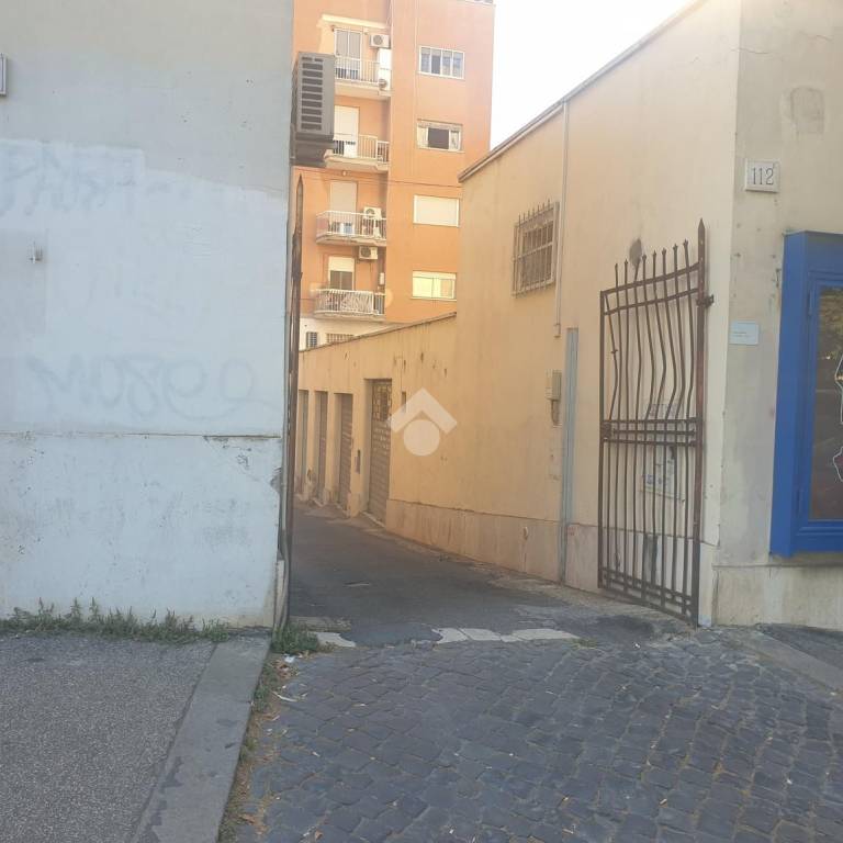 locale di sgombero in vendita a Roma in zona Gianicolense