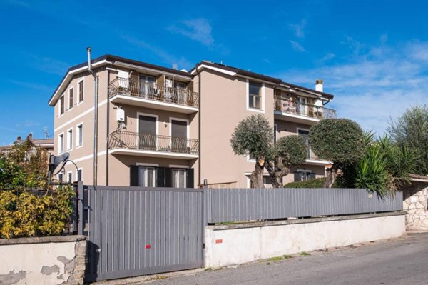 appartamento in vendita a Roma in zona Case Rosse