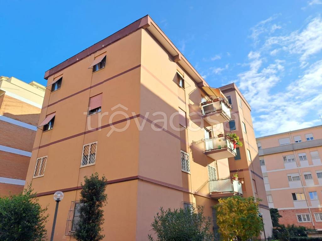 appartamento in vendita a Roma in zona Ostia