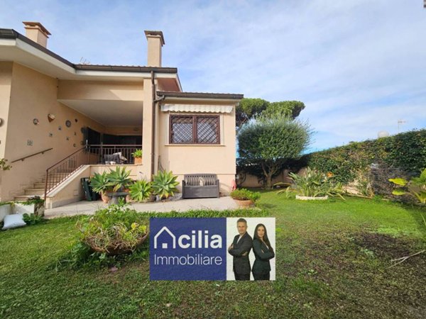 casa indipendente in vendita a Roma in zona Acilia