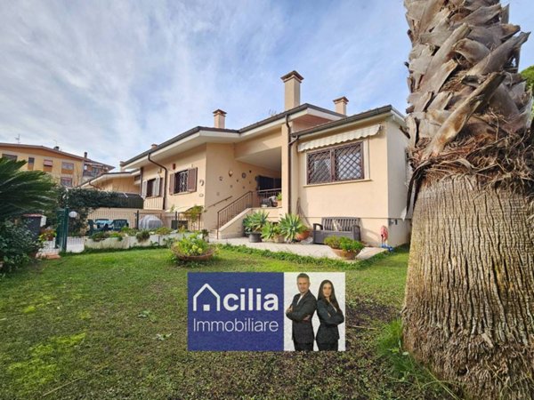 casa indipendente in vendita a Roma in zona Acilia