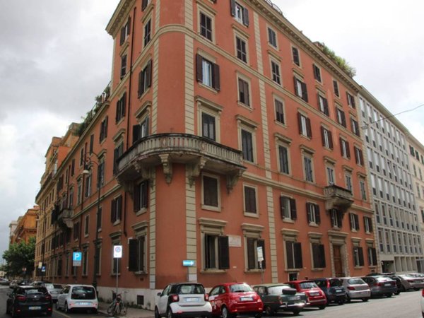 appartamento in vendita a Roma in zona Castro Pretorio