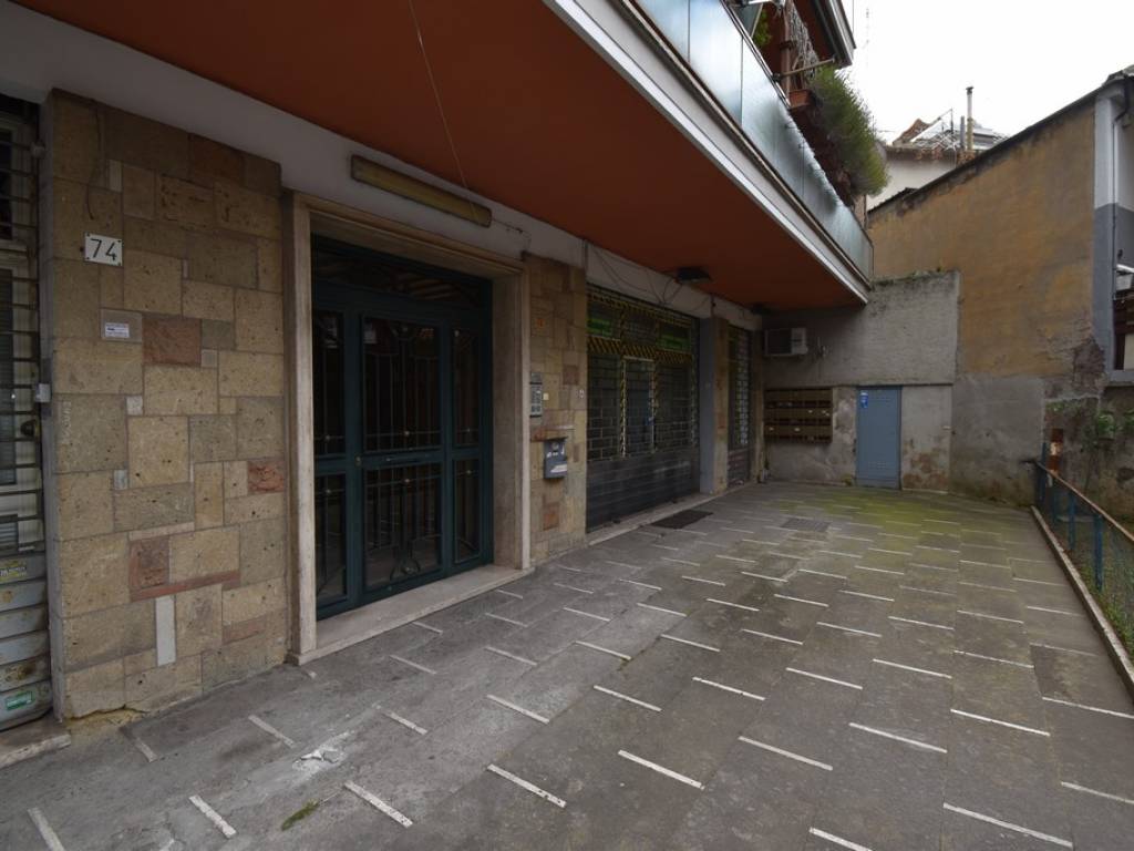 negozio in vendita a Roma in zona Torrevecchia