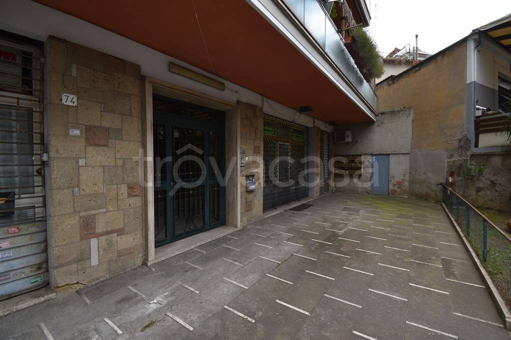 negozio in vendita a Roma in zona Torrevecchia