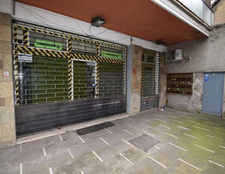 locale commerciale in vendita a Roma in zona Torrevecchia
