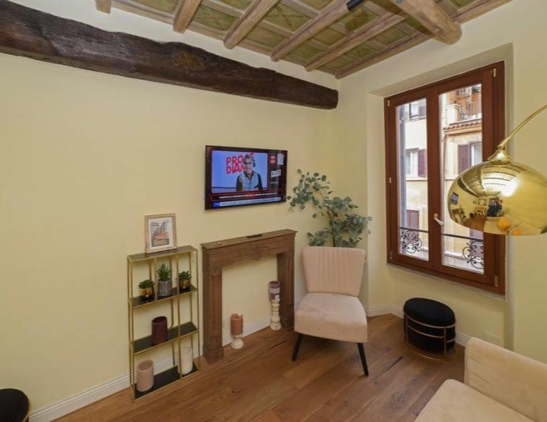 appartamento in vendita a Roma in zona Rione Monti/Campitelli