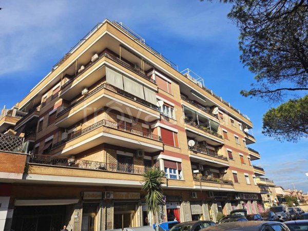 appartamento in vendita a Roma in zona Ostia