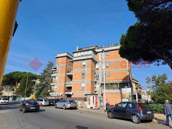 appartamento in vendita a Roma in zona Corviale