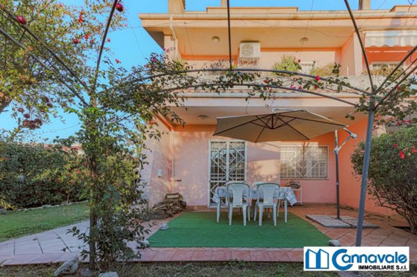 casa indipendente in vendita a Roma in zona Acilia