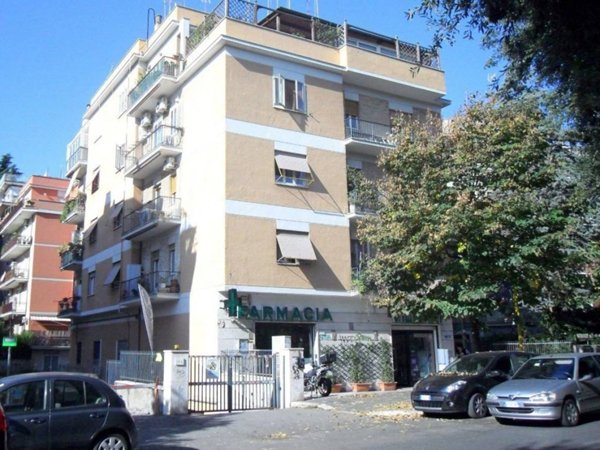 negozio in vendita a Roma in zona Gianicolense