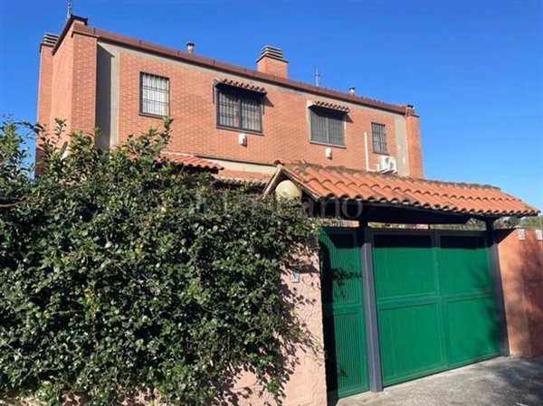 casa indipendente in vendita a Roma in zona Tre Pini - Poggio dei Fiori