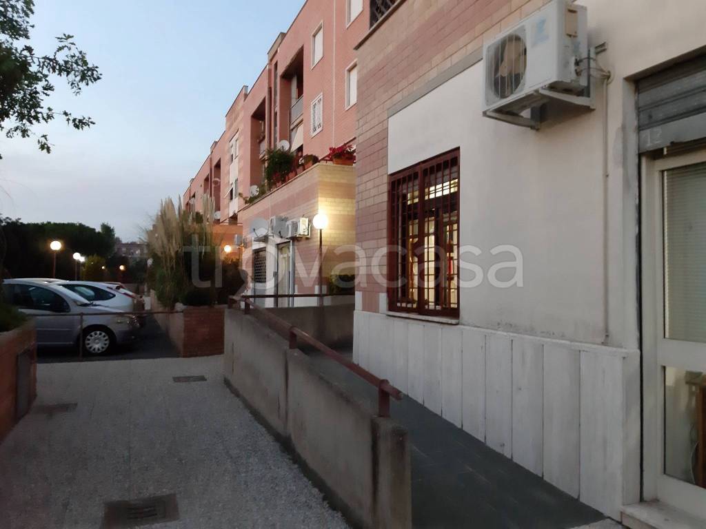 appartamento in vendita a Roma in zona Acilia