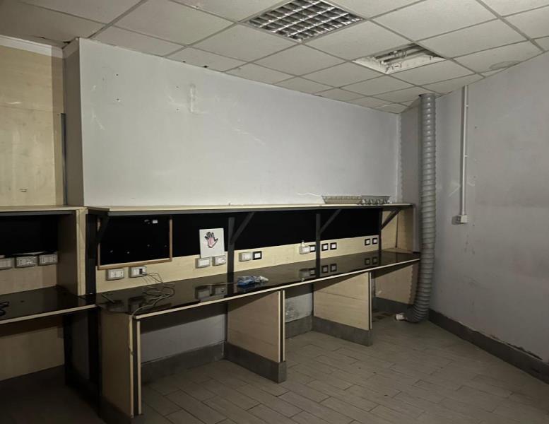 locale commerciale in vendita a Roma