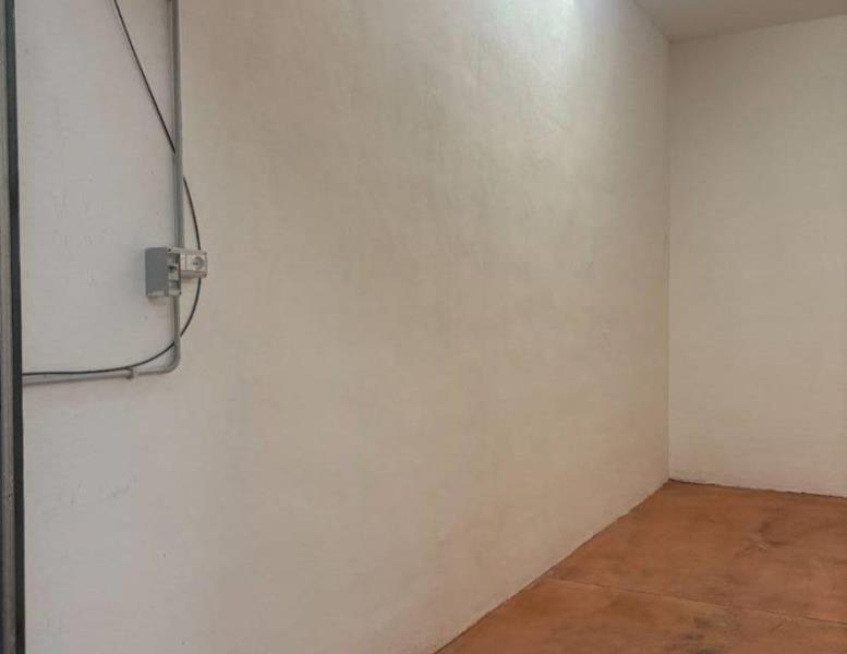 locale di sgombero in vendita a Roma in zona Torre Spaccata