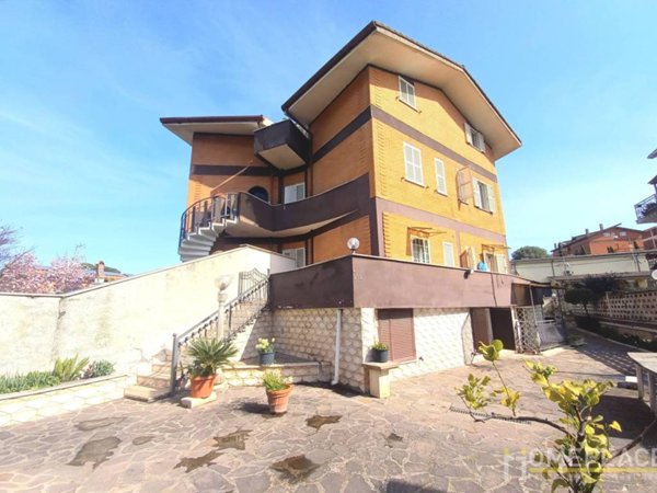 casa indipendente in vendita a Roma in zona Giuliano Dalmata