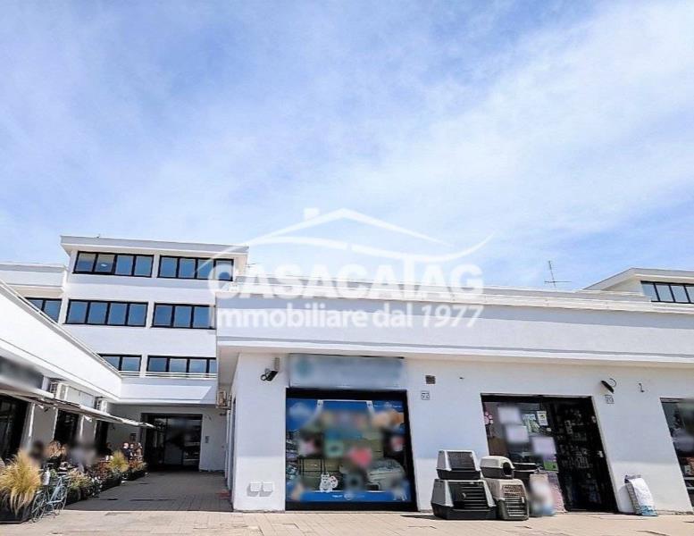 ufficio in vendita a Roma in zona Axa