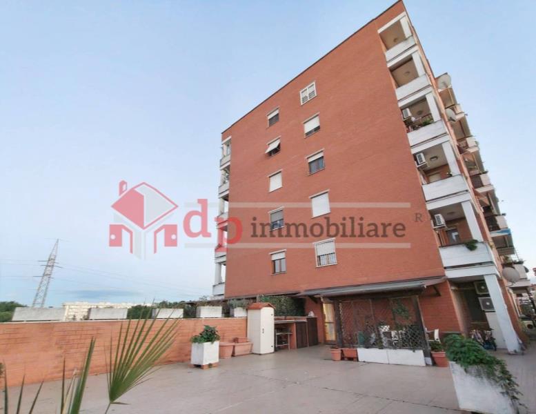 appartamento in vendita a Roma in zona Ponte Mammolo