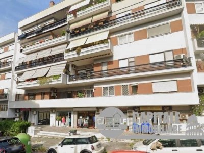 negozio in vendita a Roma in zona Mostacciano