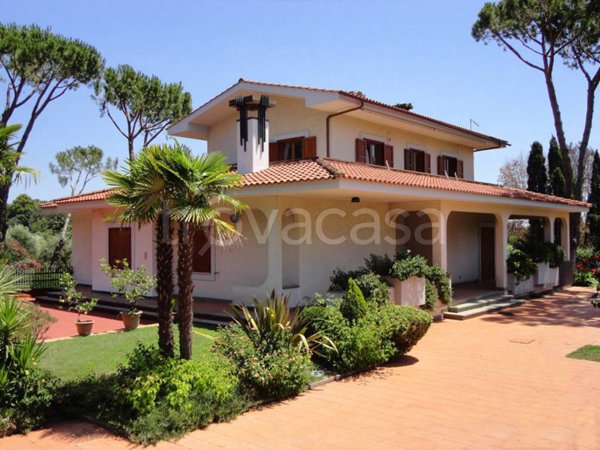 casa indipendente in vendita a Roma in zona Castel di Guido
