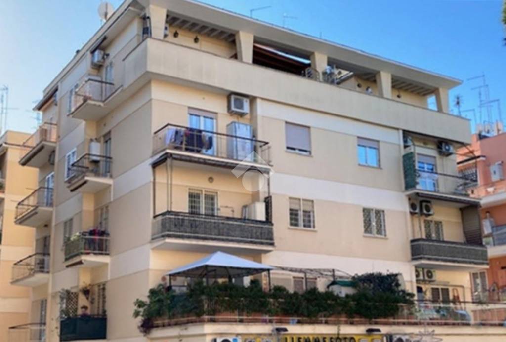 appartamento in vendita a Roma in zona Prenestino-Centocelle
