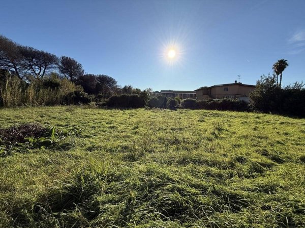 terreno agricolo in vendita a Roma in zona Infernetto