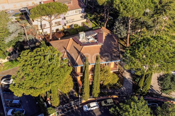 appartamento in vendita a Roma in zona EUR