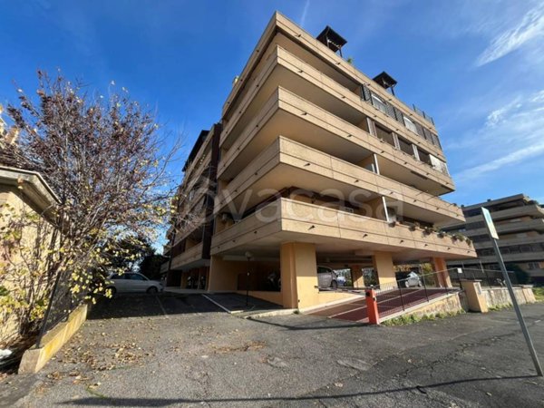 appartamento in vendita a Roma in zona Ponte di Nona