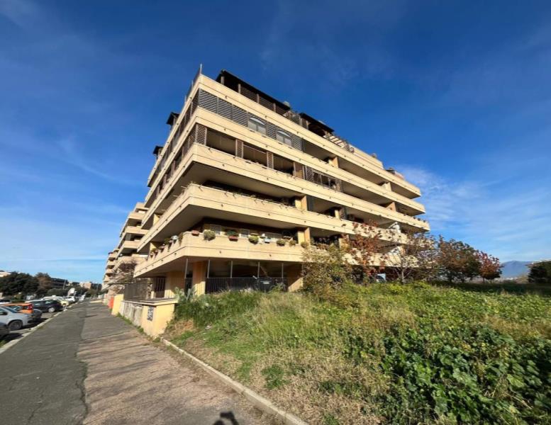 appartamento in vendita a Roma in zona Ponte di Nona