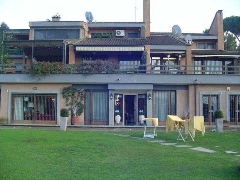 casa indipendente in vendita a Roma in zona Grottarossa
