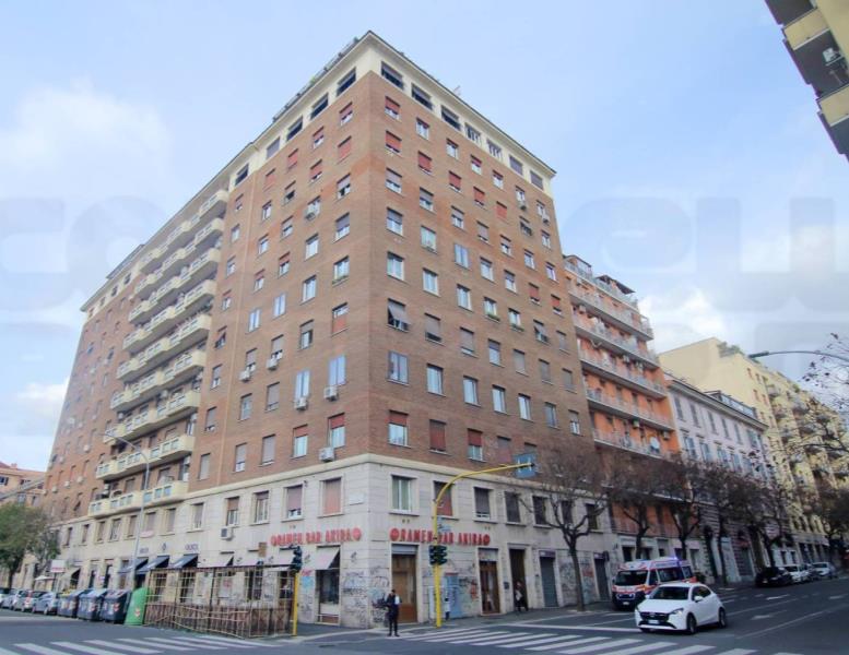 appartamento in vendita a Roma in zona Ostiense
