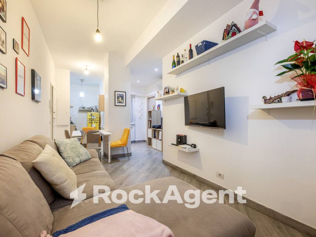 appartamento in vendita a Roma in zona Ostiense