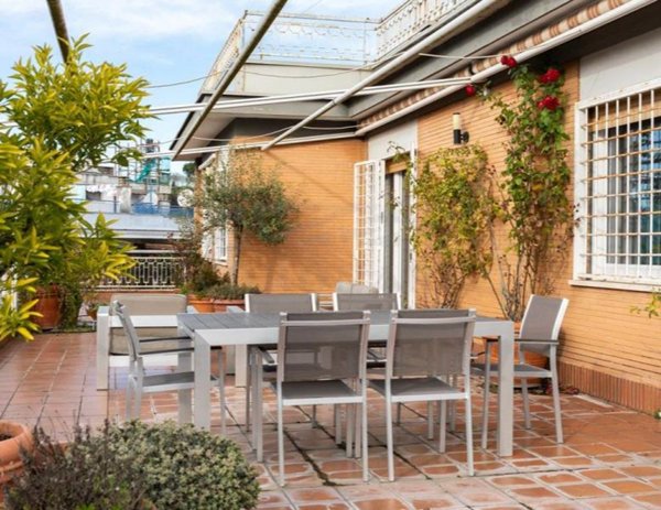 appartamento in vendita a Roma in zona Tomba di Nerone