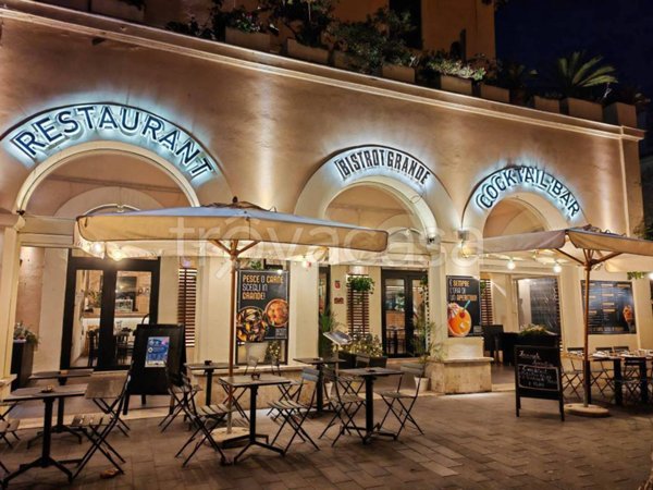 negozio in vendita a Roma in zona Ostia