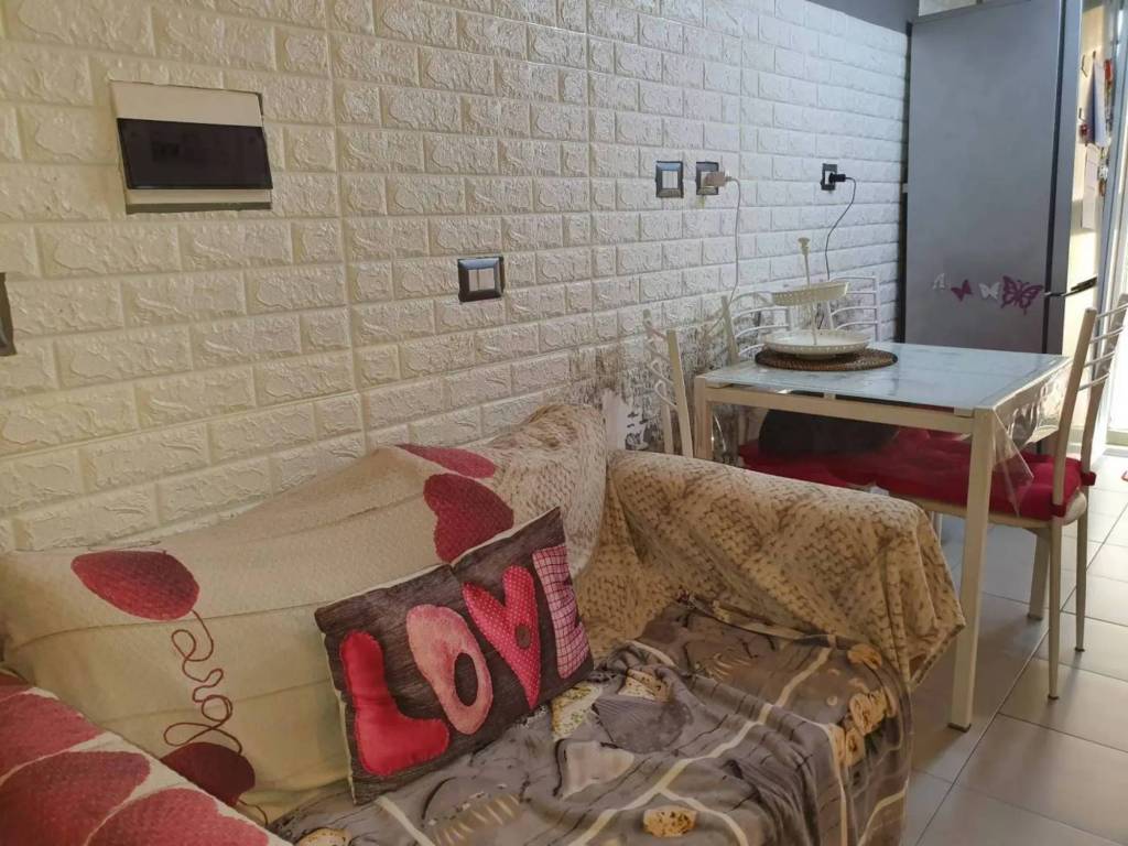 appartamento in vendita a Roma in zona Ostia