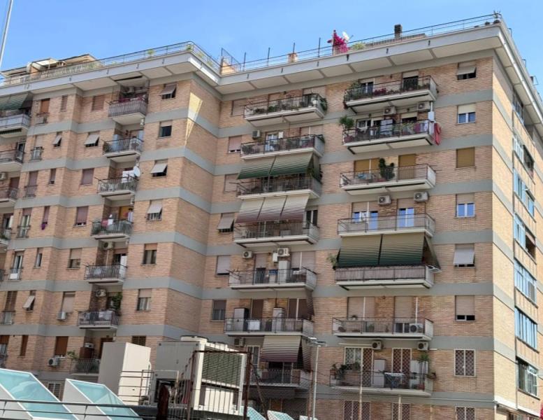 appartamento in vendita a Roma in zona Cinecittà