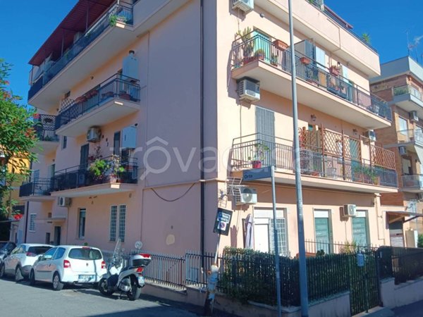 appartamento in vendita a Roma in zona Tomba di Nerone