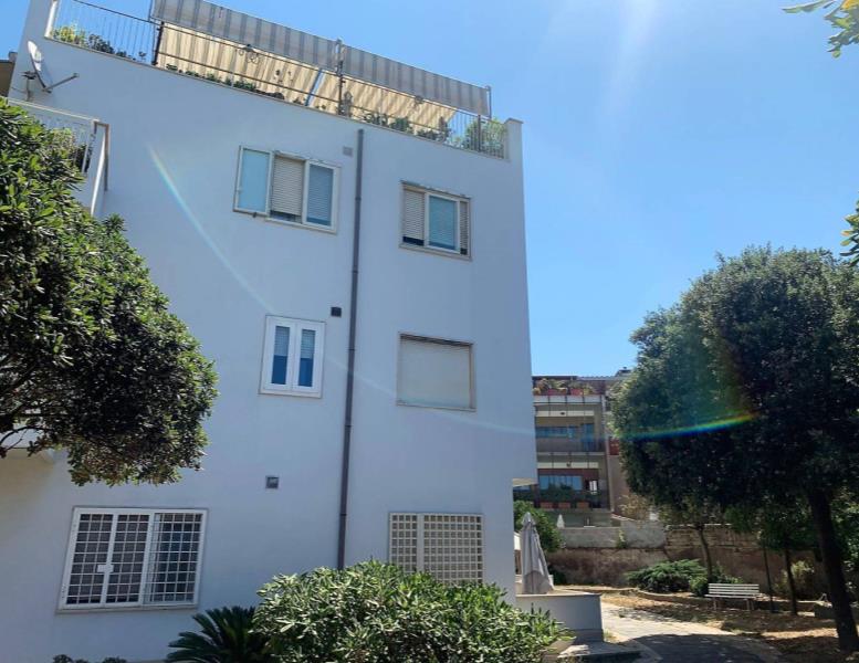 appartamento in vendita a Roma in zona Castel Fusano