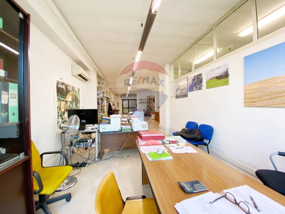 locale commerciale in vendita a Roma in zona Collatino