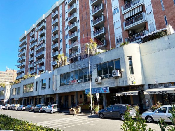 locale commerciale in vendita a Roma in zona Collatino