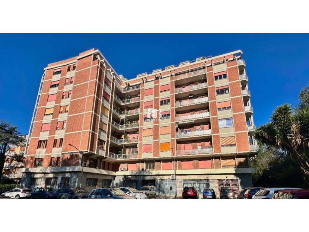 appartamento in vendita a Roma in zona Ostiense