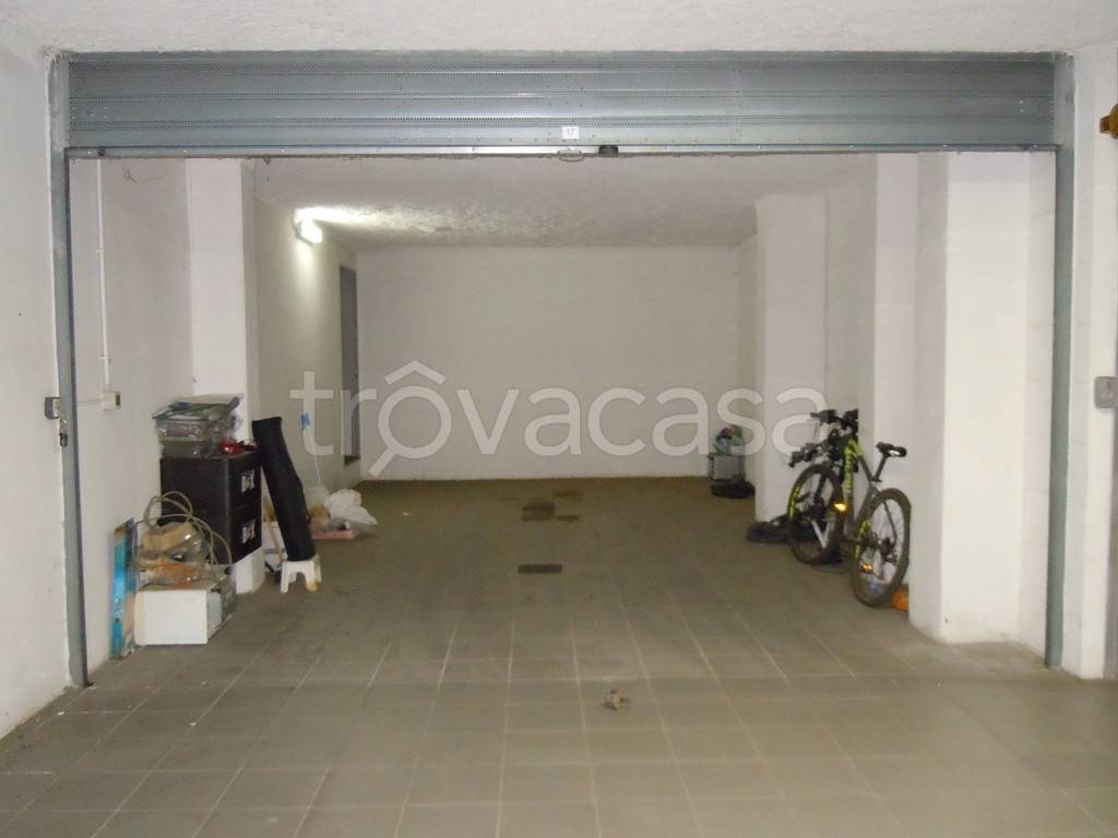 negozio in vendita a Roma in zona Ardeatino