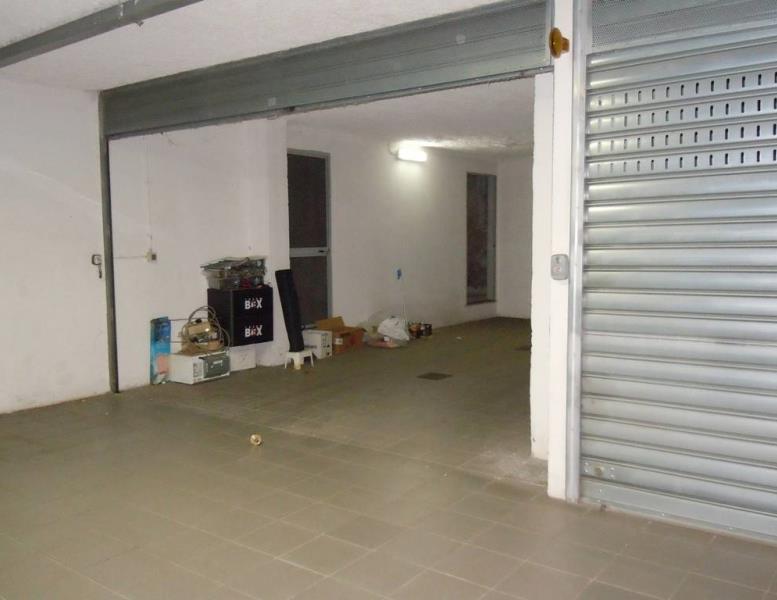 negozio in vendita a Roma in zona Ardeatino