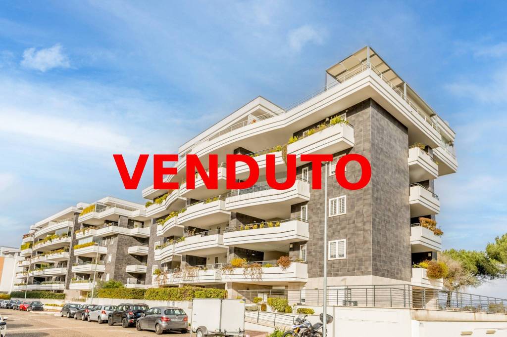 appartamento in vendita a Roma in zona Ardeatino