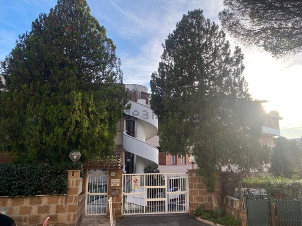 appartamento in vendita a Roma in zona Gianicolense