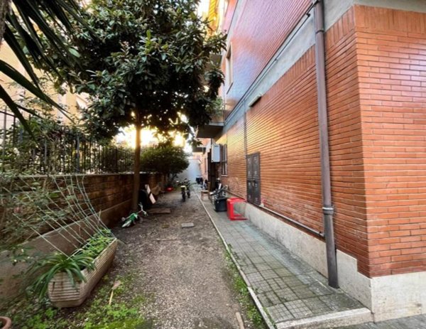appartamento in vendita a Roma in zona Tor di Quinto