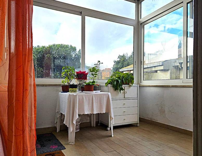 appartamento in vendita a Roma in zona Tomba di Nerone