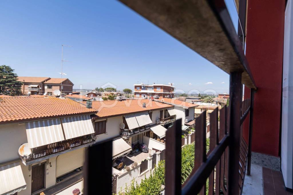 appartamento in vendita a Roma in zona Acilia